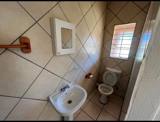1 BEDROOM PROPERTY TO RENT IN WELTEVREDEN PARK